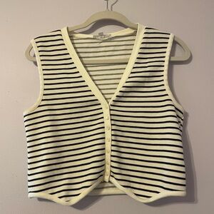 Kirious Striped Black and White Sleeveless Cardigan